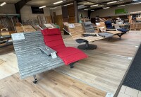 Das Waldsofa, Motiv: Kreise (Holz: Kan. Lärche), 2 Untergestelle aus + Beschichtung / Oberfläche Grundiert + Pulverbeschichtet - DB 703 Anthrazit, Format ca.: B 148 cm x H 50,5 / 107 cm x T 152 cm