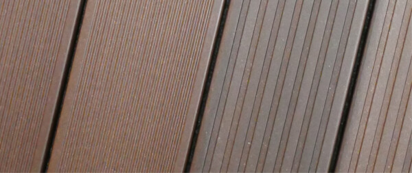21 x 145 x 3950 mm VIVADECK® GCC-Terrassendielen, Rund-Hohlkammerprofil, Kombiprofil mit seitlicher Clip-Nut für GCC11 & GCC12, BRAUNSCHWARZ (Abrechnung nach Lfm.)