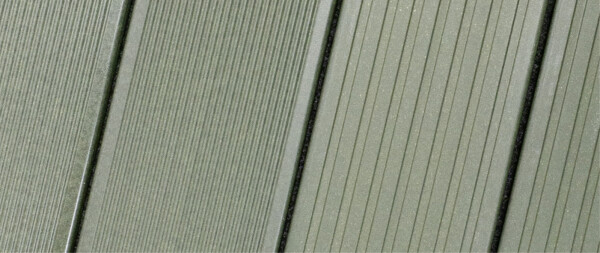 21 x 145 x 3950 mm VIVADECK® GCC-Terrassendielen, Rund-Hohlkammerprofil, Kombiprofil mit seitlicher Clip-Nut für GCC11 & GCC12, GRÜN (Abrechnung nach Lfm.)