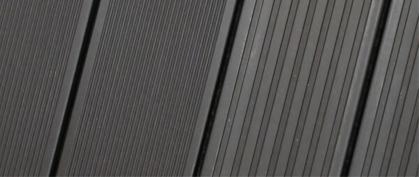 21 x 145 x 3950 mm VIVADECK® GCC-Terrassendielen, Rund-Hohlkammerprofil, Kombiprofil mit seitlicher Clip-Nut für GCC11 & GCC12, DUNKELGRAU (Abrechnung nach Lfm.)