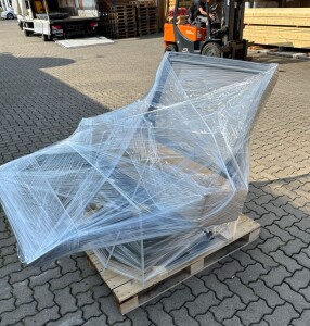 Das Waldsofa / Drehliege mit Kippfunktion, Auflage aus Kan. Lärche Latten gehobelt, 2 Untergestelle aus 5 mm Stahl / Oberfläche Grundiert / Pulverbeschichtet - DB 703 Anthrazit, Format ca.: B 148 cm x H 120 cm x T 150 cm