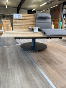 Das Waldsofa / Drehliege mit Kippfunktion, Auflage aus Kan. Lärche Latten gehobelt, 2 Untergestelle aus 5 mm Stahl / Oberfläche Grundiert / Pulverbeschichtet - DB 703 Anthrazit, Format ca.: B 148 cm x H 120 cm x T 150 cm