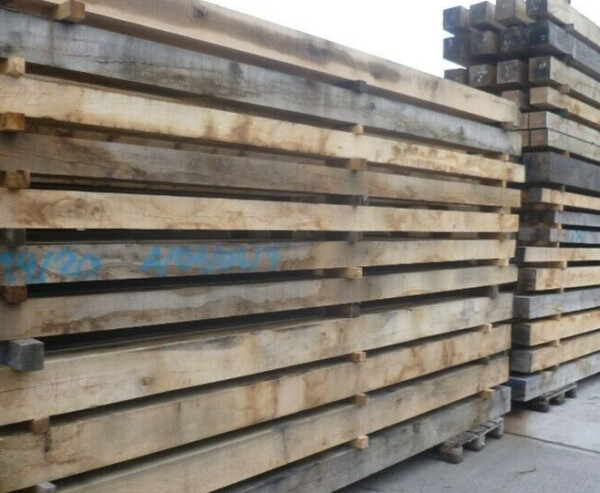 100 x 200 mm Eichen Kantholz, roh, Schnittklasse A/B, Frischeinschnitt, Frischholzinsekten zulässig, Längen: 300-350-400-450 cm je nach Verfügbarkeit (Online: Anlieferung nur auf Anfrage)