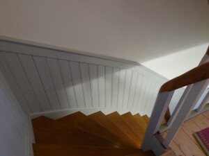 20 x 121 mm Kand. Lärche Stabprofil / Sachsenprofil (z.B. Lambris / Lamperie), sf hobelfallend I-IV, Deckbreite: 113 mm, (Abnahme volle Bunde: 5 St.)