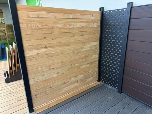 180 x 180 cm VivaView® Nadelholz-Steckzaun-Set Nordstrand DUO, Rhombus-/Rundprofil in europäischer Lärche, unbehandelt, Set bestehend aus: 20 N&F-Profilen 28 x 95 x 1778 mm x 1778 mm 1 oberes Nadelholz-Profil 28 x 80 x 1778 mm Art.- Nr.: NSDU1