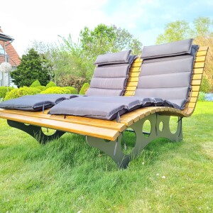 Das Waldsofa / Wellenliege, Motiv: Kreise (Holz: TMT Mod. Fichte), 2 Untergestelle aus + Beschichtung / Oberfläche Grundiert + Pulverbeschichtet - DB 703 Anthrazit, Format ca.: B 148 cm x H 50,5 / 105 cm x T 152 cm, Aktion: 999,- €