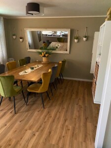 5,5 x 225 x 1220 mm Floorentino Design Vinyl Landhausdiele Comfort Klick "Erica" Drop Down incl. Trittschall, 0,55 mm Nutzschicht, Synchronprägung, Pak. 8 St. / 2,196 qm, Palette: 105,41 qm