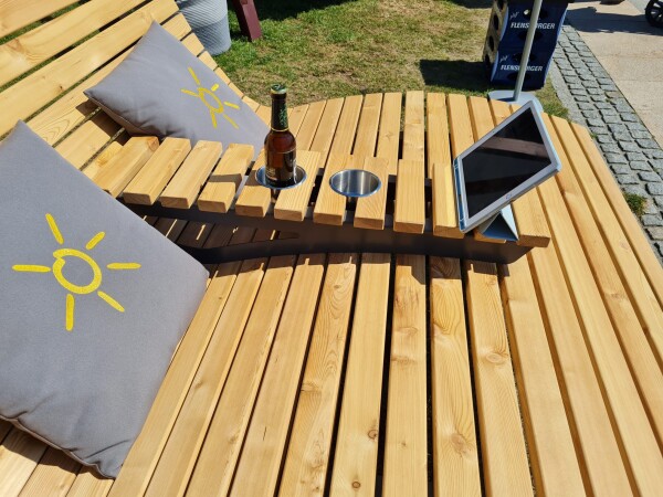 Ablage für Waldsofa / Wellenliege (Kan. Lärche Latten) Gestelle aus Stahl, Passend zur Liege mit Kreisen, Oberfläche Grundiert + Pulverbeschichtet - DB 703 Anthrazit, Abmessung: ca. 86 x 22 x 17 cm LxBxH