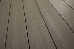 20 x 146 mm VIVADECK® BPC Woodgrain-Terrassendielen...