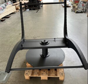 Das Waldsofa / Drehliege mit Kippfunktion, Auflage aus Accoya Latten gehobelt, 2 Untergestelle aus 5 mm Stahl + Beschichtung / Oberfläche Grundiert / Pulverbeschichtet - DB 703 Anthrazit, incl. 2 Ablagedielen, Format ca.: B 148 cm x H 120 cm x T 150 cm