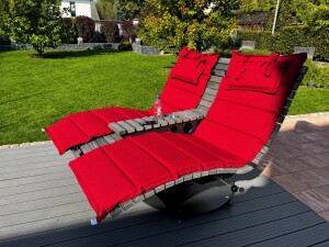 Das Waldsofa / Drehliege mit Kippfunktion, Auflage aus Accoya Latten gehobelt, 2 Untergestelle aus 5 mm Stahl / Oberfläche Grundiert / Pulverbeschichtet - DB 703 Anthrazit, Format ca.: B 148 cm x H 120 cm x T 150 cm