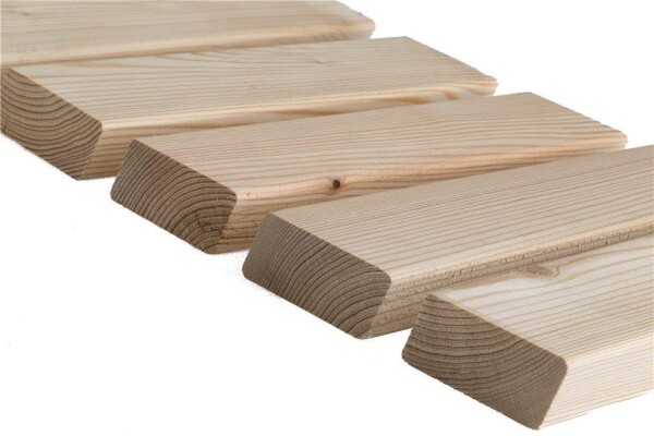 27 x 68 x 4880 mm Kanad. Lärche Rhombusleisten, 4-seitig gehobelt, Kanten gerundet, Schräge: 15° AB nachsort. , techn. getr., Hf. ca. 16 % +-2 (Bund: Lose) (Bestellware: Anlieferung nur nach Absprache / Abrechnung / Lfm.)