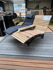 Waldsofa-Sonderpreis, Motiv: Kreise (Holz: Kan. Lärche), 2 Untergestelle aus + Beschichtung / Oberfläche Grundiert + Pulverbeschichtet - DB 703 Anthrazit, Format ca.: B 148 cm x H 50,5 / 107 cm x T 152 cm (Mindestabnahme: 10 Stück)