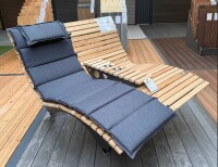 Das Spezial-Waldsofa, Motiv: Kreise (Holz: sib. Lärche), 2 Untergestelle aus + Beschichtung / Oberfläche Grundiert + Pulverbeschichtet - DB 703 Anthrazit, Format ca.: B 148 cm x H 50,5 / 107 cm x T 152 cm