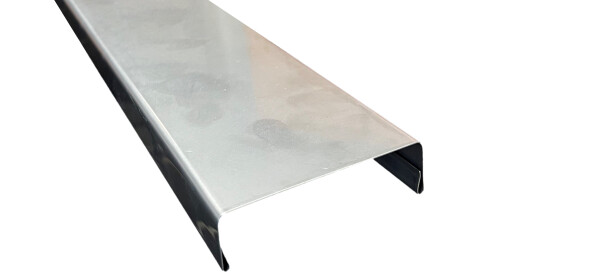 Abdeckleiste für Bohlenzäune, 179 cm, 20 x 75 mm EDELSTAHL für JÜTLAND/LOLLAND für 75 mm ZaunstärkenSchützt die Oberseite von Sichtschutzzäunen, für Zaunstärken bis 75 mm,  Art.-Nr.: T&J-17555