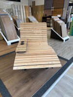 Das Einsitzer Waldsofa, Motiv: Kreise (Holz: Kan. Lärche), 2 Untergestelle aus + Beschichtung / Oberfläche Grundiert + Pulverbeschichtet - DB 703 Anthrazit, Format ca.: B 90 cm x H 50,5 / 107 cm x T 152 cm