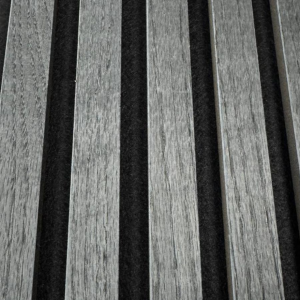 22 x 526 x 2600 mm Akustikpaneele Klangwunder Expert, Eiche kerngeräuchert, roh, MDF schwarz eingefärbt, Filz schwarz, 1mm Echtholz-Furnier, Aufbau: 22 mm (MDF 12mm + 1mm Echtholz-Furnier + 9mm Filz)