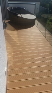 24 x 142 x 4950 mm VIVADECK® Terrassendielen WPC, Ovalhohlkammer-Profil, Kombiprofil mit seitlicher Clip-Nut für VD012 & T3601, Bangkira (Abrechnung nach Lfm.)