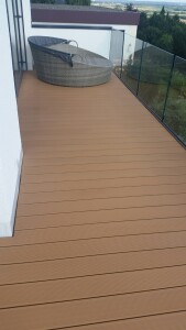 24 x 142 x 4950 mm VIVADECK® Terrassendielen WPC, Ovalhohlkammer-Profil, Kombiprofil mit seitlicher Clip-Nut für VD012 & T3601, Bangkira (Abrechnung nach Lfm.)