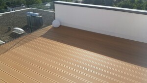 24 x 142 x 4950 mm VIVADECK® Terrassendielen WPC, Ovalhohlkammer-Profil, Kombiprofil mit seitlicher Clip-Nut für VD012 & T3601, Bangkira (Abrechnung nach Lfm.)