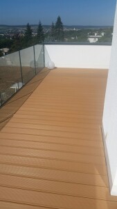24 x 142 x 4950 mm VIVADECK® Terrassendielen WPC, Ovalhohlkammer-Profil, Kombiprofil mit seitlicher Clip-Nut für VD012 & T3601, Bangkira (Abrechnung nach Lfm.)