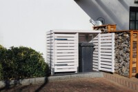 Müllbox mit Rhombusleisten, Fi. Grauweiß2 Tonnen á 240 Liter , Gewicht: 80 kg, Art.-Nr.: 84060491 / JO