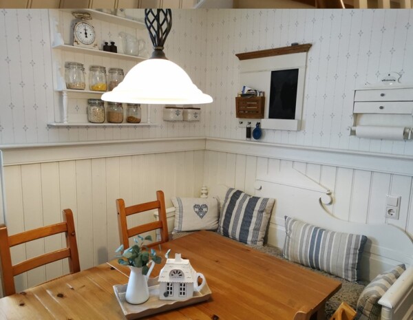 12,5 x 96 mm nord. Fichte Stabprofil / Sachsenprofil (z.B. Lambris / Lamperie), u/s hobelfallend nachsortiert, Deckbreite: 88 mm, Mögl. Längen: 300-330-360-390-420-450-480-510 & 540 cm (Abnahme volle Bunde: 10 St.)