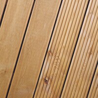 27 x 142 x 5700 mm sib. Lärche Terrassendiele unbehandelt, DK 3, Kombi-Profil, weitere Längen 300 - 360 -  400 - 450 -  480 - 540 & 600 cm je nach Verfügbarkeit (Eingabe bei Bestellung / Menge = Lfm.)