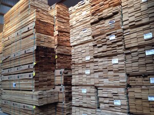 100 x 100 mm FSC-Mixed Qualität Accoya-Schnittholz,...
